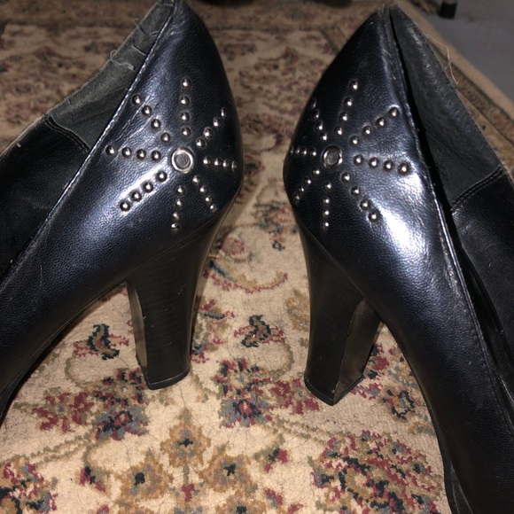 Chinese Laundry Black Leather Heels - Picture 2 of 3